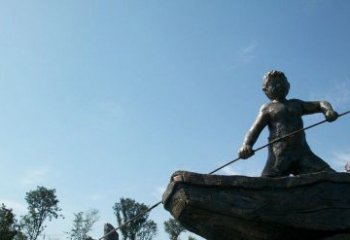 宁波男孩撑船铜雕，营造童趣氛围