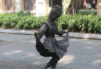 宁波中领雕塑推出的爱舞的小少女铜雕，以少女跳…