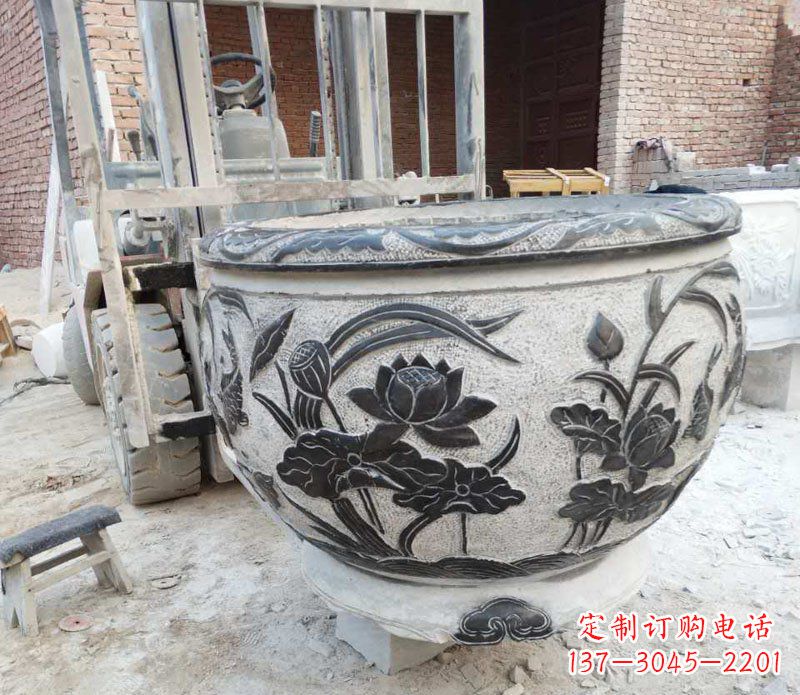 宁波中领雕塑青石荷花水缸雕塑以其独特的设计、…