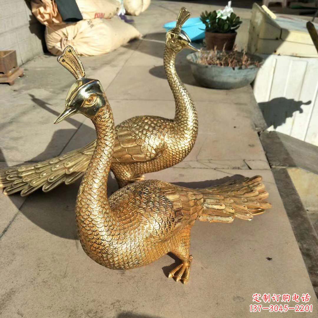 宁波高贵典雅的黄铜雕刻孔雀雕塑
