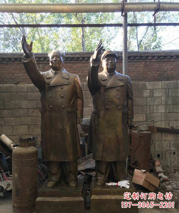 宁波挥手的毛主席伟人铜雕