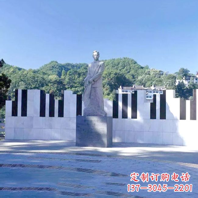 宁波景区广场著名音乐家聂耳石雕像
