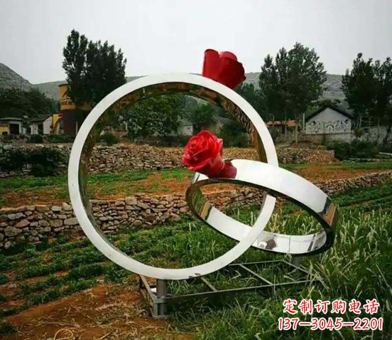 宁波中领雕塑：高贵精致的镜面不锈钢戒指雕塑