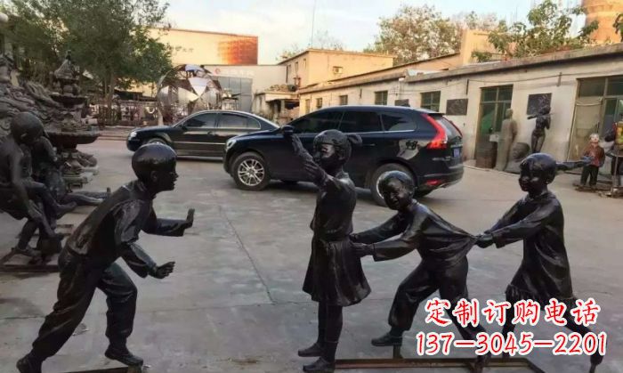 宁波老鹰捉小鸡人物铜雕