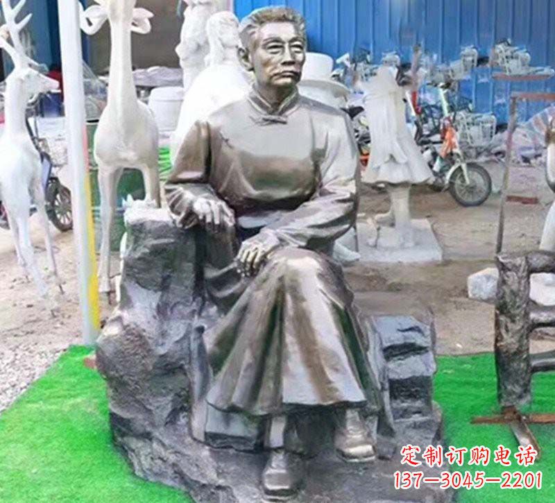 宁波鲁迅铜雕塑,铸就永恒传奇