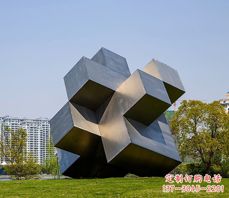 宁波童年回忆,用魔方不锈钢雕塑激发梦想