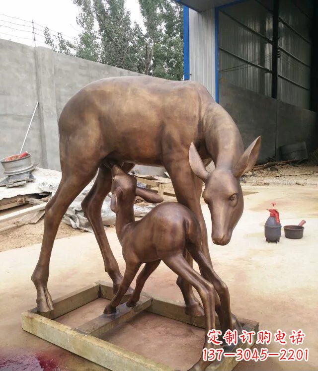 宁波母子鹿公园动物铜雕——精美绝伦