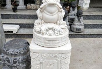 宁波金蟾立柱石动物雕塑