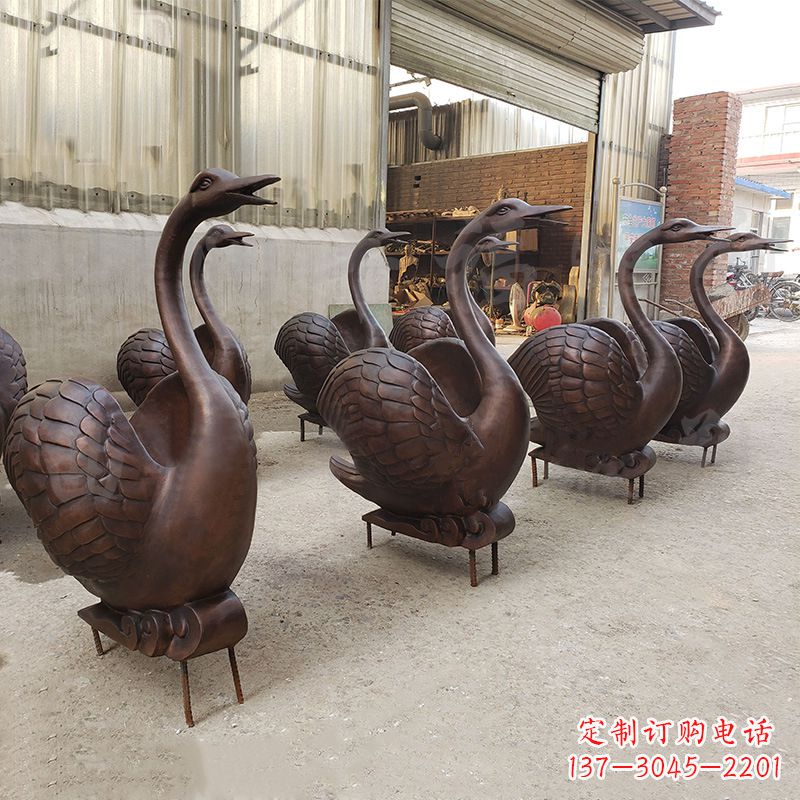 宁波中领雕塑天鹅铜雕是一款精美的艺术作品，既…