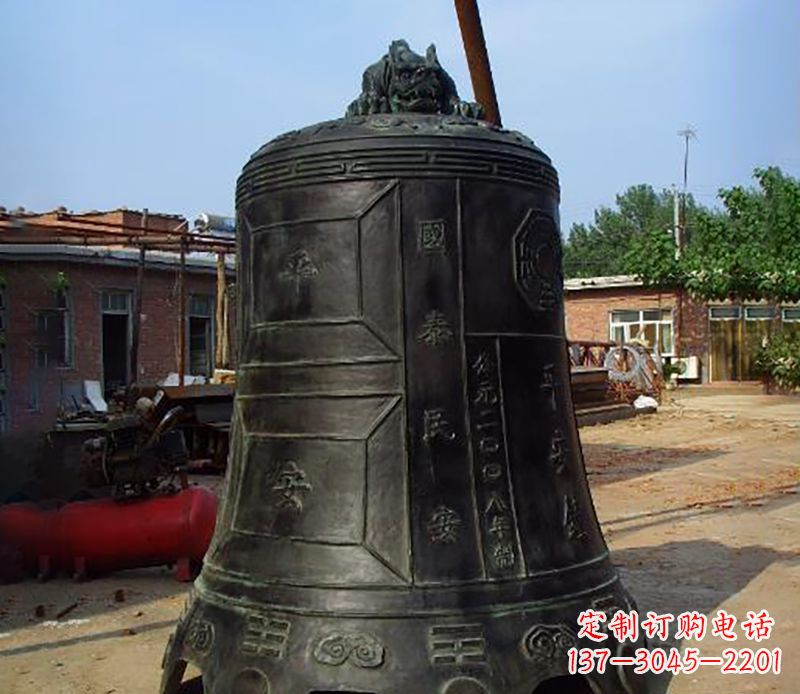 宁波平安国泰,民安铜钟雕塑