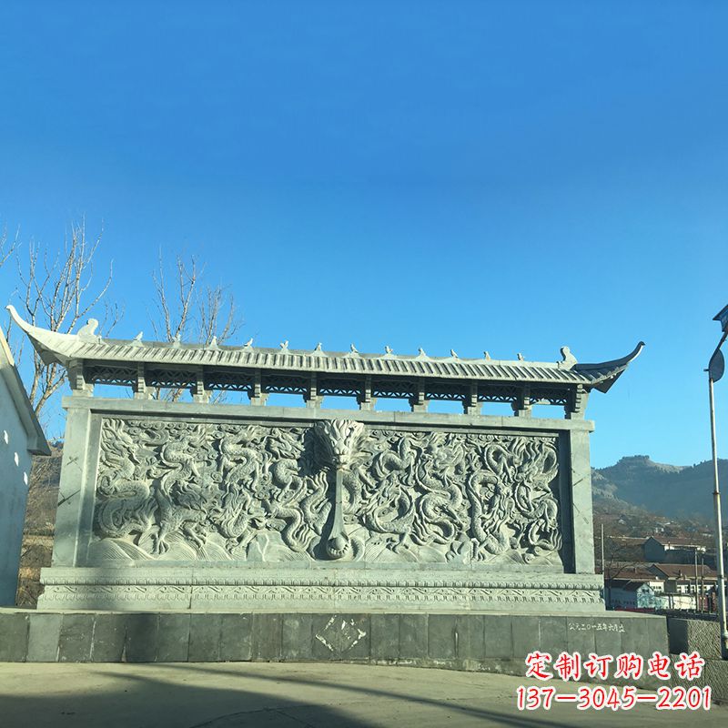 宁波青石九龙壁，精美雕塑饰衬城市广场