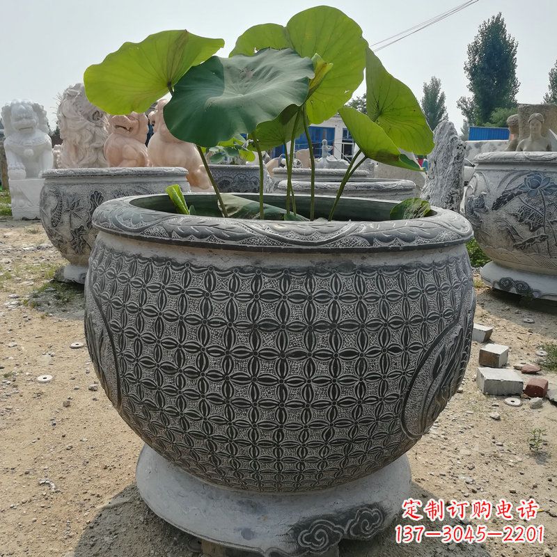 宁波荷花鱼石雕塑,精美雕塑展现浪漫情怀