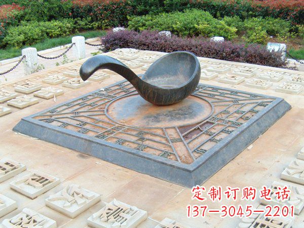 宁波青铜司南指南针:体现传统文化的精致雕塑