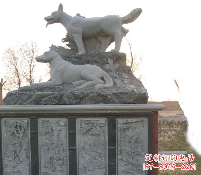 宁波体现艺术灵感的两只狗公园动物雕塑