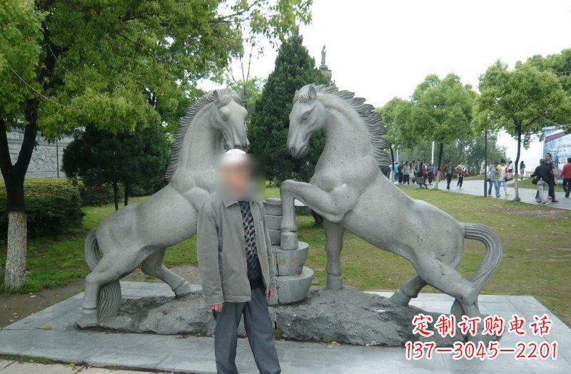 宁波以马为主题的石雕艺术品