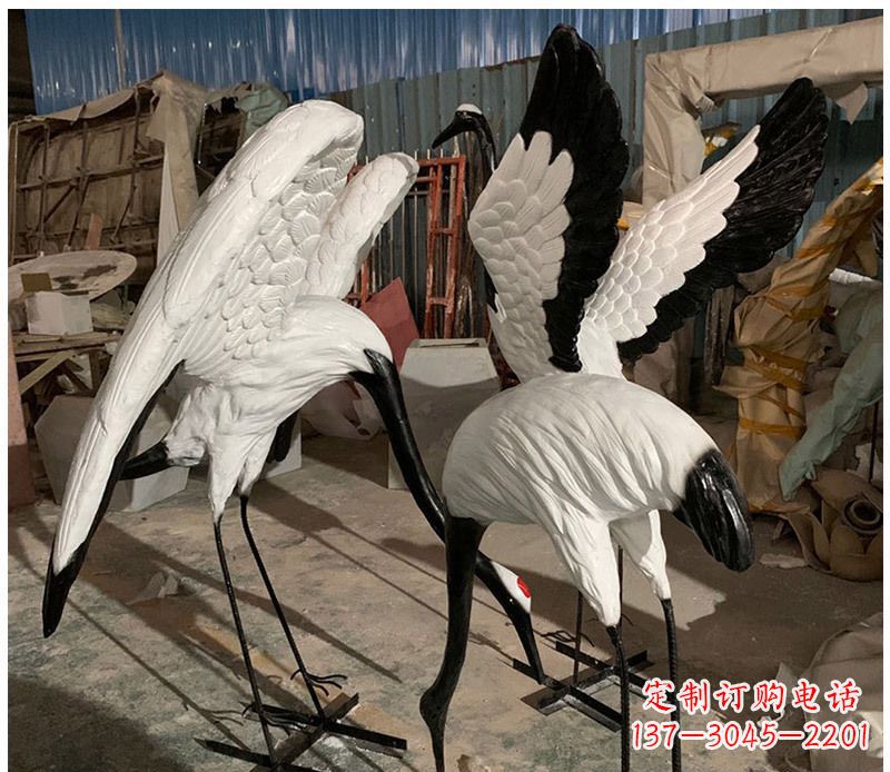 宁波石雕展翅丹顶鹤动物雕塑
