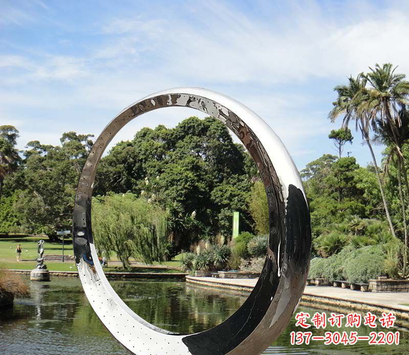 宁波水景不锈钢镜面圆环雕塑