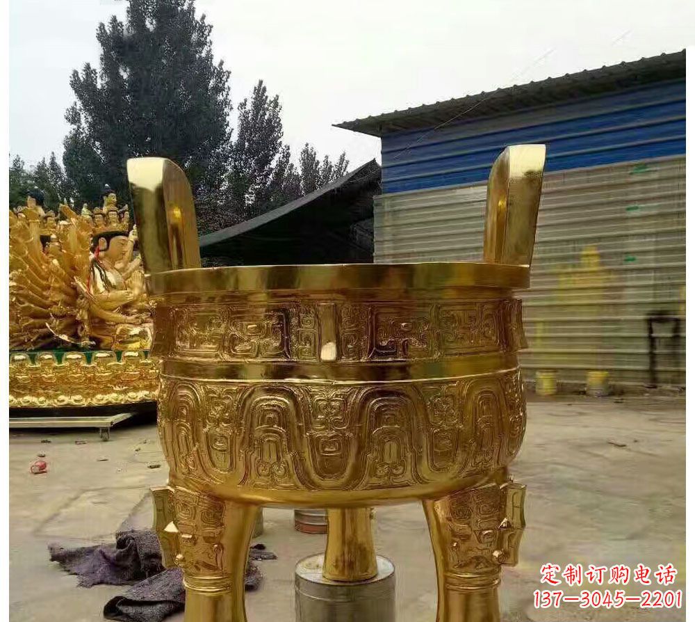 宁波寺庙三足圆形香炉铜雕
