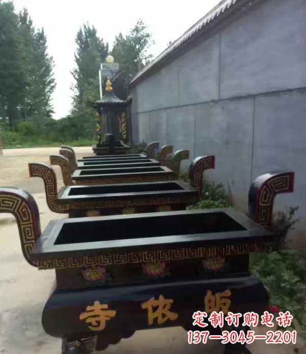 宁波寺庙四足方形香炉铜雕