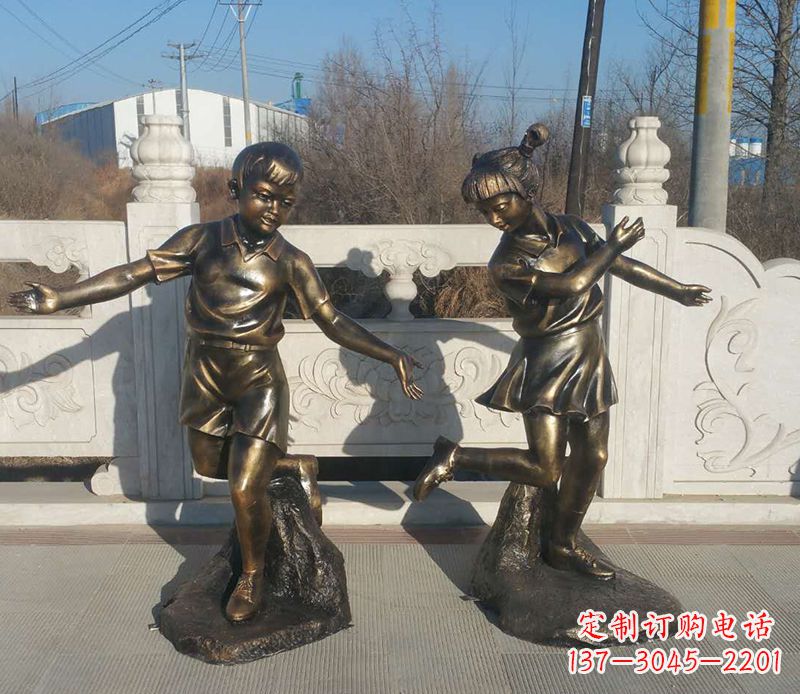 宁波踢毽子的儿童铜雕