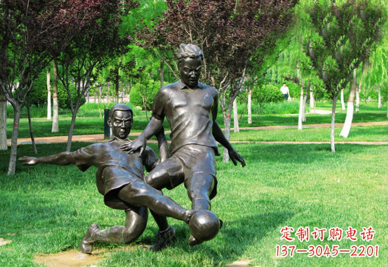 宁波踢足球的人物铜雕222