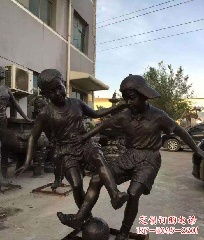 宁波踢足球儿童铜雕 (2)