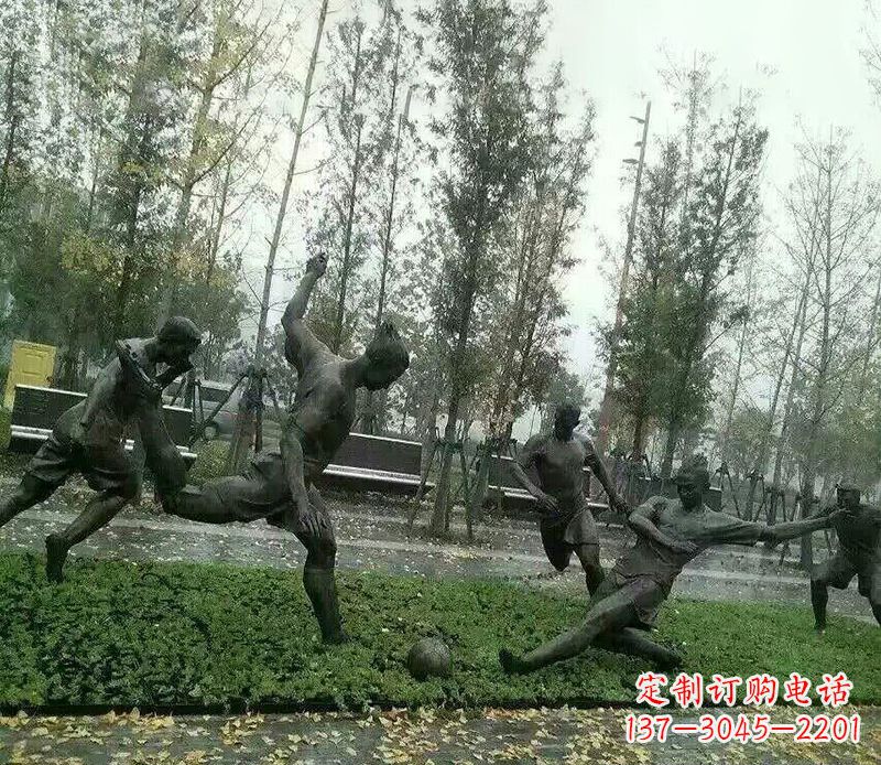 宁波踢足球公园运动人物铜雕