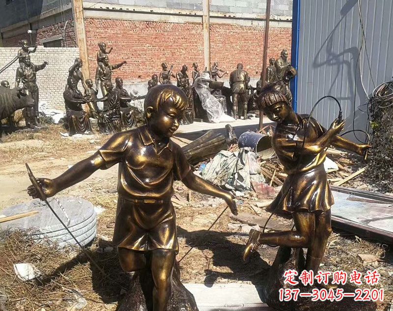 宁波跳绳的儿童铜雕