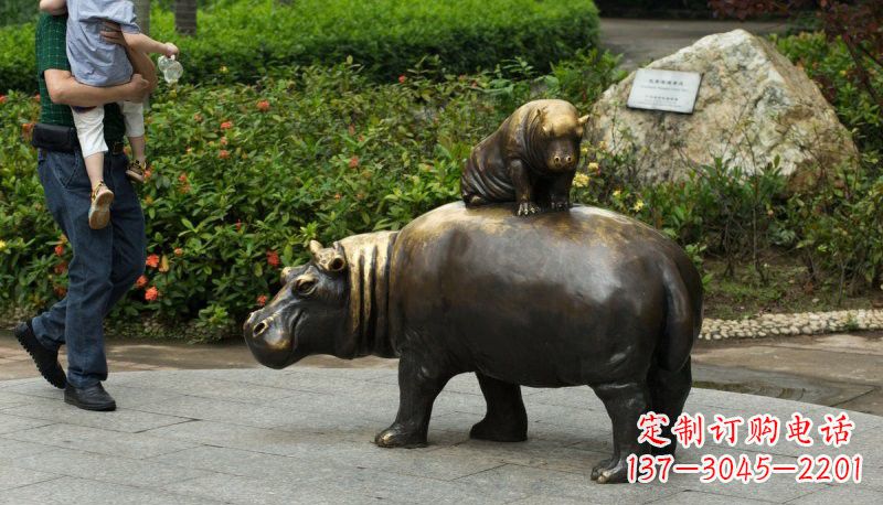 宁波铜雕母子河马