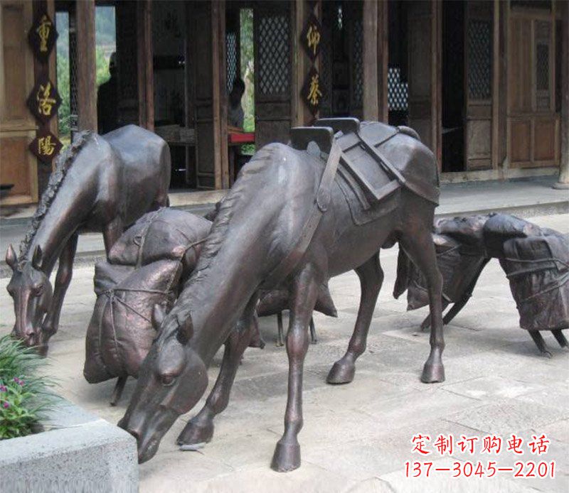 宁波拖行李的马动物铜雕
