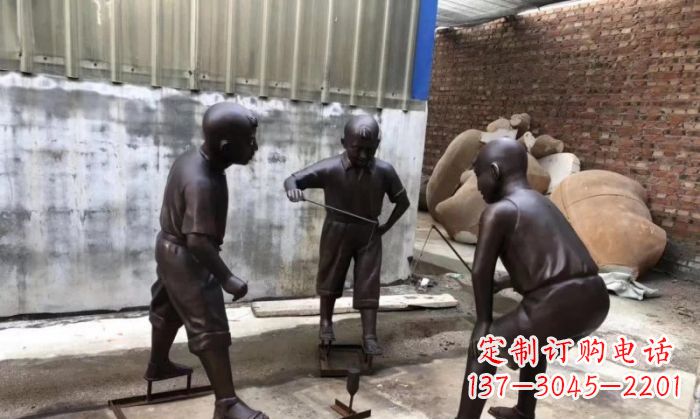 宁波玩陀螺人物铜雕 (2)