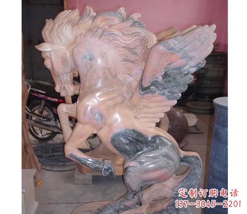 宁波晚霞红奔马石雕