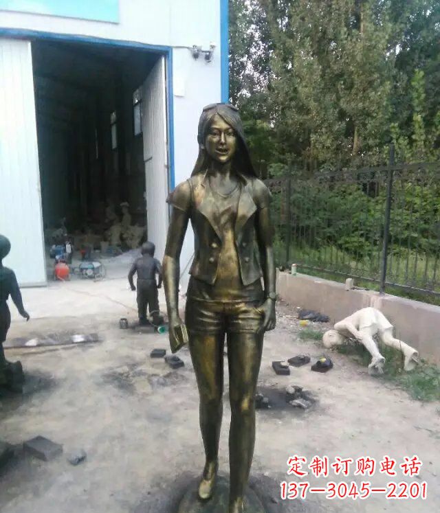 宁波现代美女广场人物铜雕