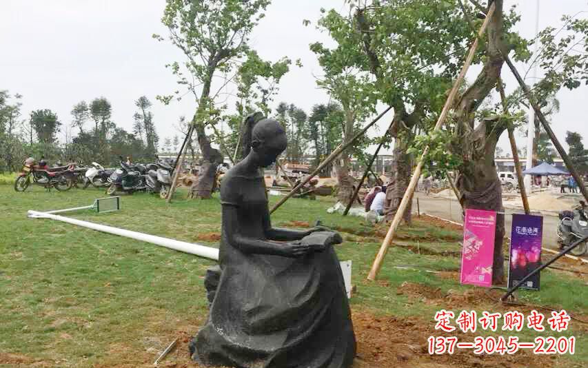 宁波校园看书女孩雕塑