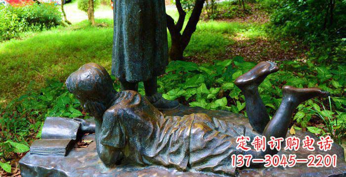 宁波校园趴着看书的小男孩人物铜雕