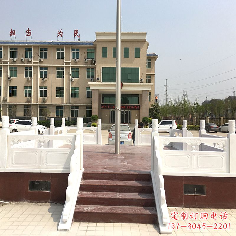 宁波学校广场石雕升旗台