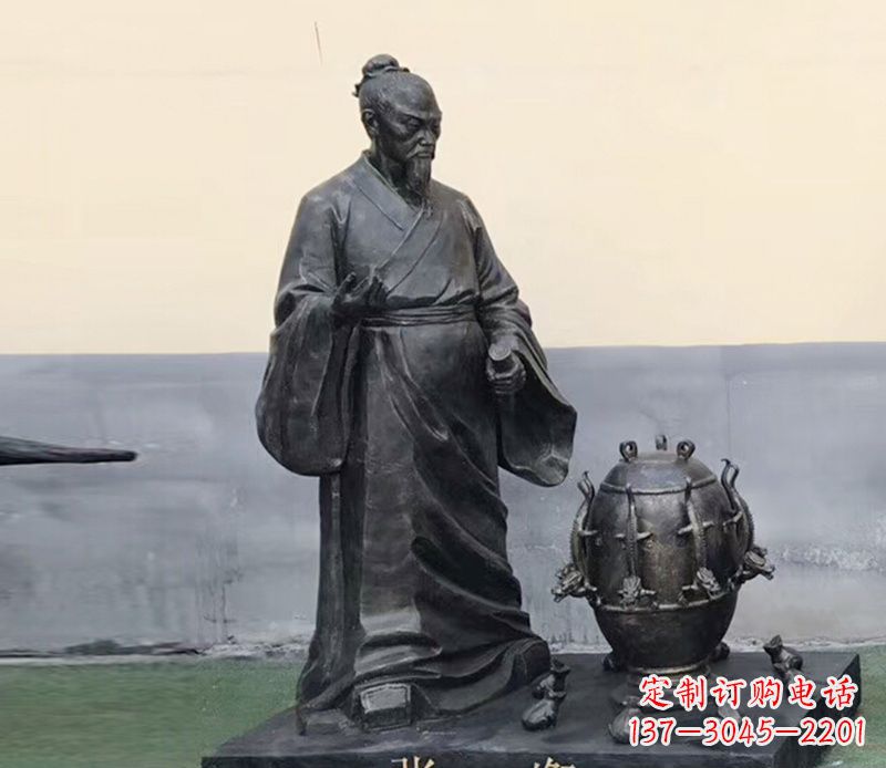 宁波学校张衡和地动仪铜雕