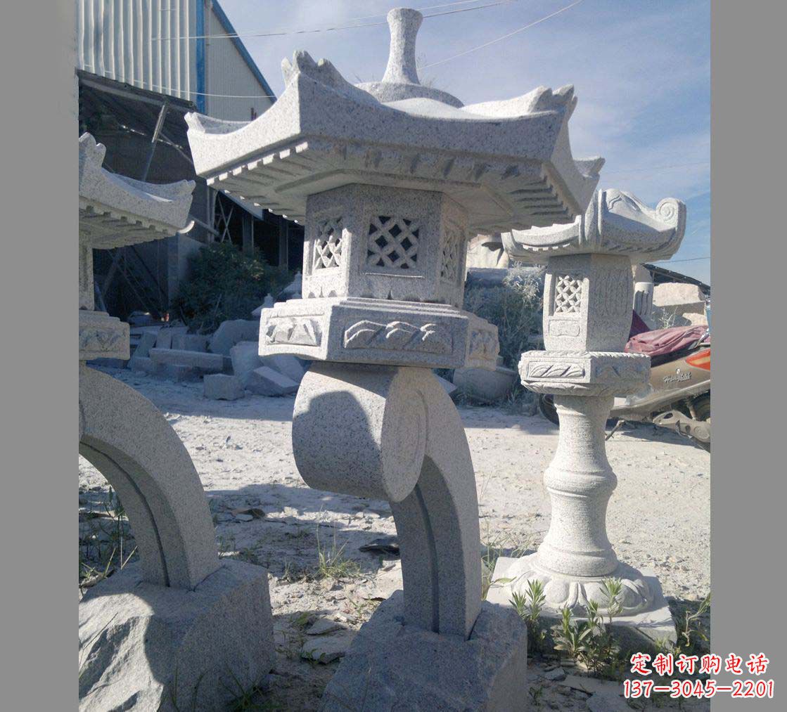 宁波园林景观草坪石灯雕塑