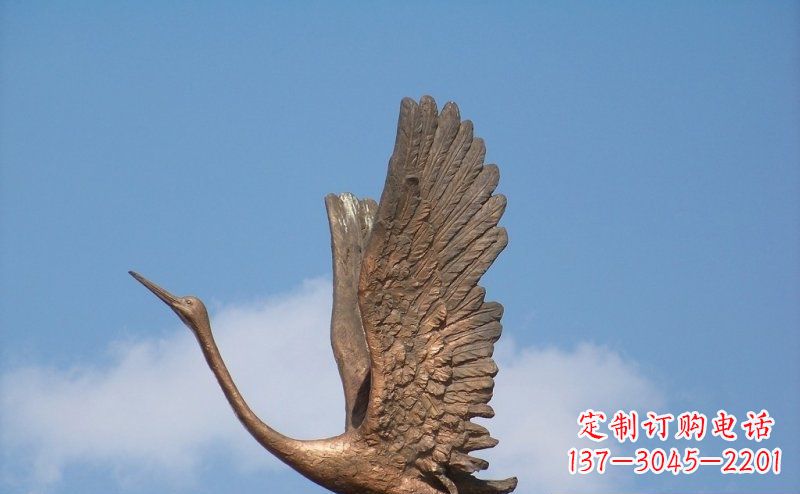 宁波展翅高飞的仙鹤动物铜雕