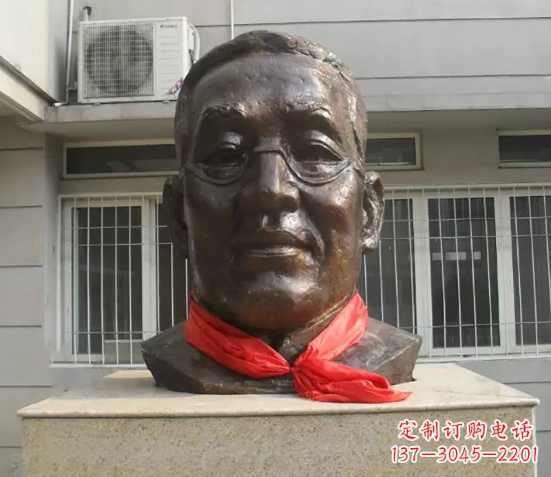 宁波张伯岑校园名人头像铜雕