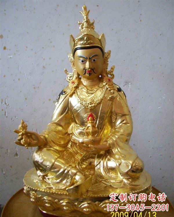 宁波铸铜贴金藏佛莲花生大士雕塑