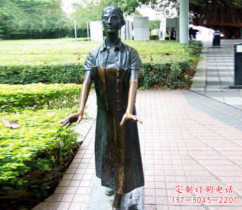 宁波走路的盲人女孩铜雕